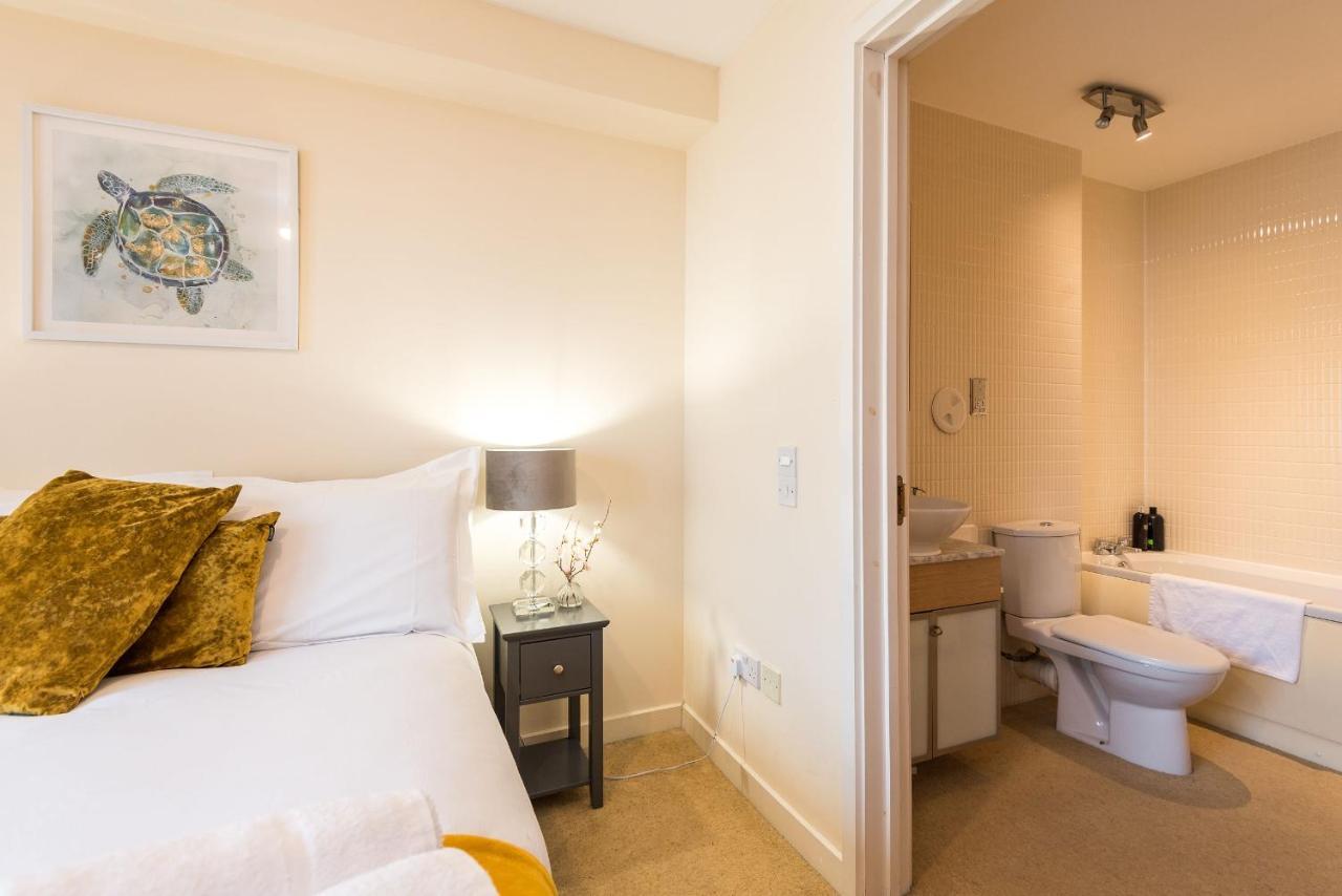 Elegant 2 Bedroom City Centre Apartment - Free Parking - Private Balcony Edinburgh Ngoại thất bức ảnh