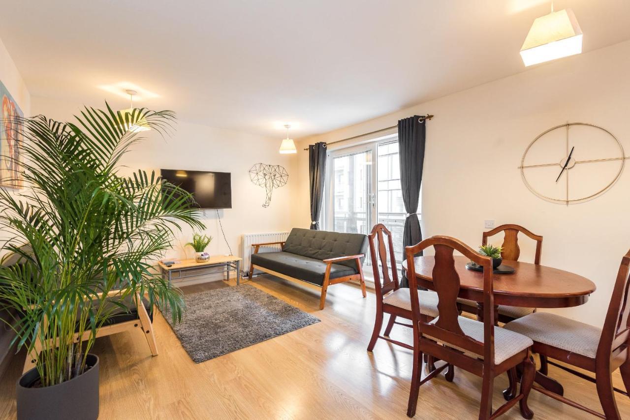 Elegant 2 Bedroom City Centre Apartment - Free Parking - Private Balcony Edinburgh Ngoại thất bức ảnh
