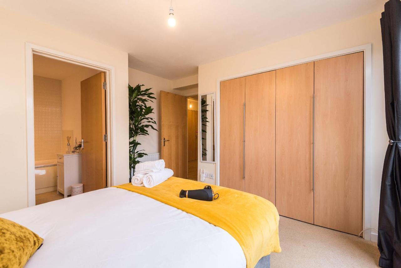 Elegant 2 Bedroom City Centre Apartment - Free Parking - Private Balcony Edinburgh Ngoại thất bức ảnh
