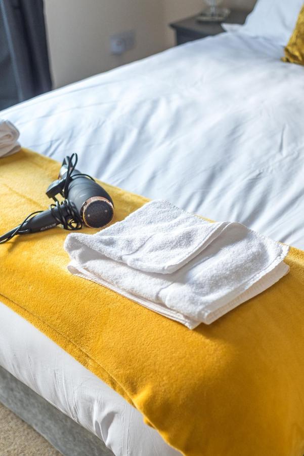 Elegant 2 Bedroom City Centre Apartment - Free Parking - Private Balcony Edinburgh Ngoại thất bức ảnh