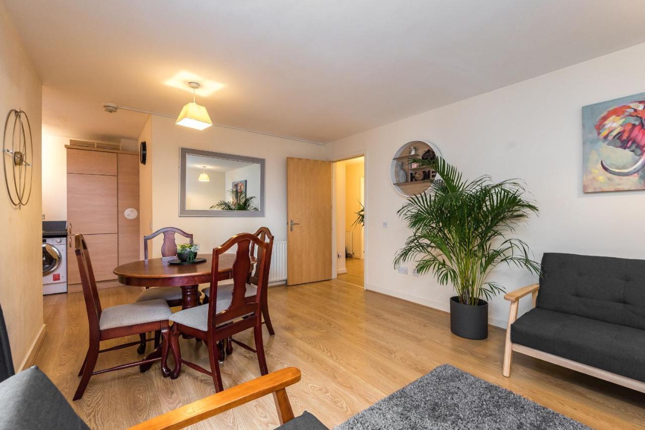 Elegant 2 Bedroom City Centre Apartment - Free Parking - Private Balcony Edinburgh Ngoại thất bức ảnh